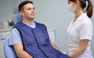 Avental panorâmico certificado: segurança em procedimentos odontológicos