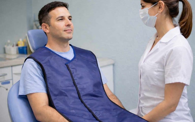 Avental panorâmico certificado: segurança em procedimentos odontológicos